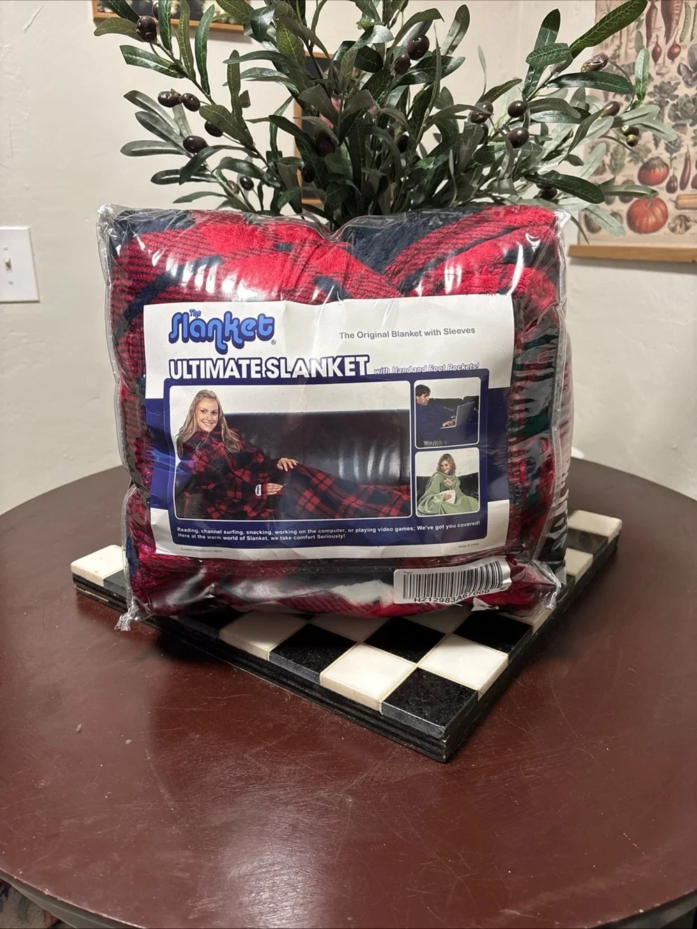 UltimateWearable Blanket in Red Plaid